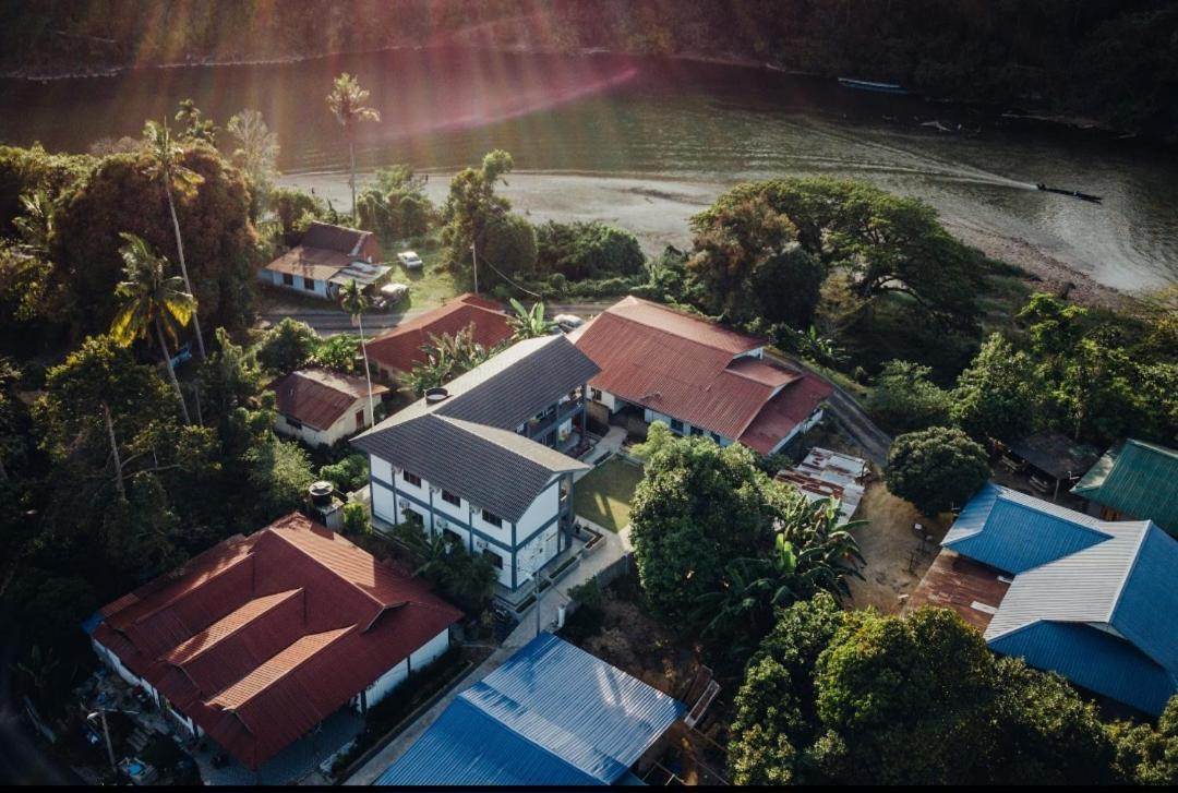 Tebing Guest House Taman Negara Malaysia كُوالا تاهان المظهر الخارجي الصورة